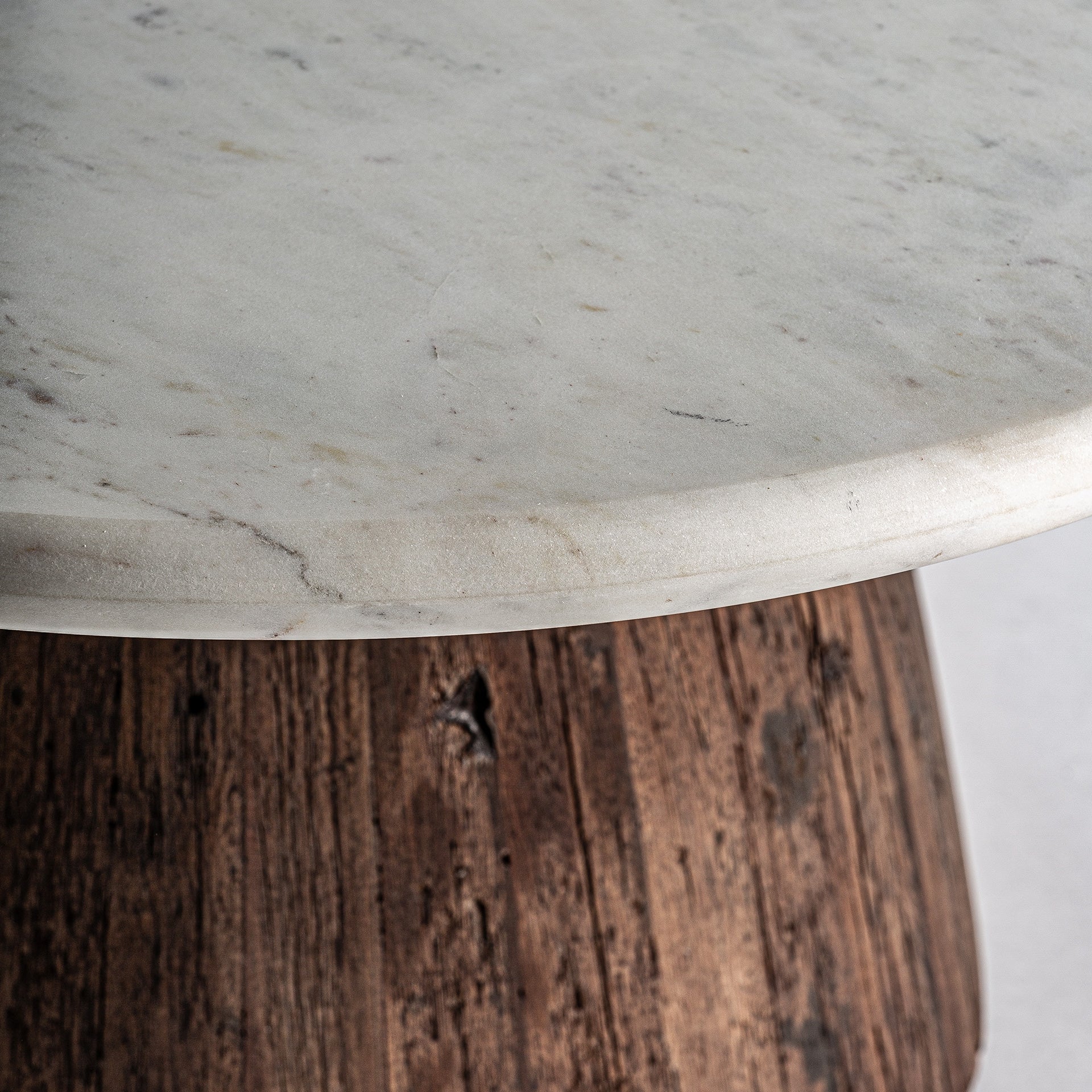 SKORUP DINING TABLE